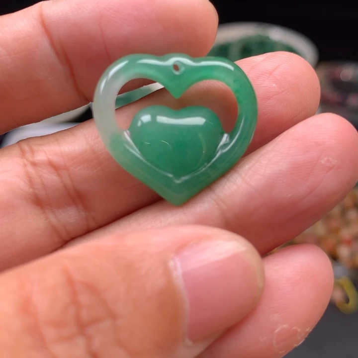 石英质玉未镶嵌颈饰