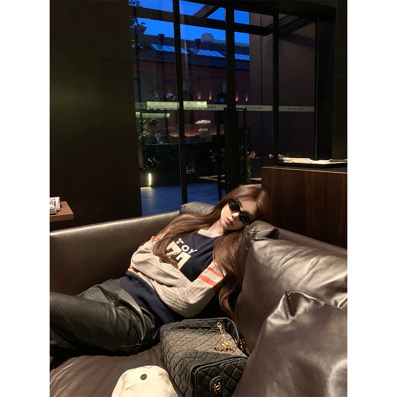 OKMA SHOP【新款】圆领套头拼接毛衣女秋时尚百搭慵懒宽松风针织衫