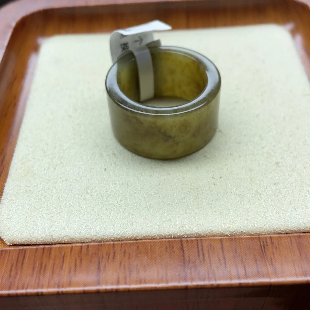 和田玉戒指未镶嵌T****?糖直切17号