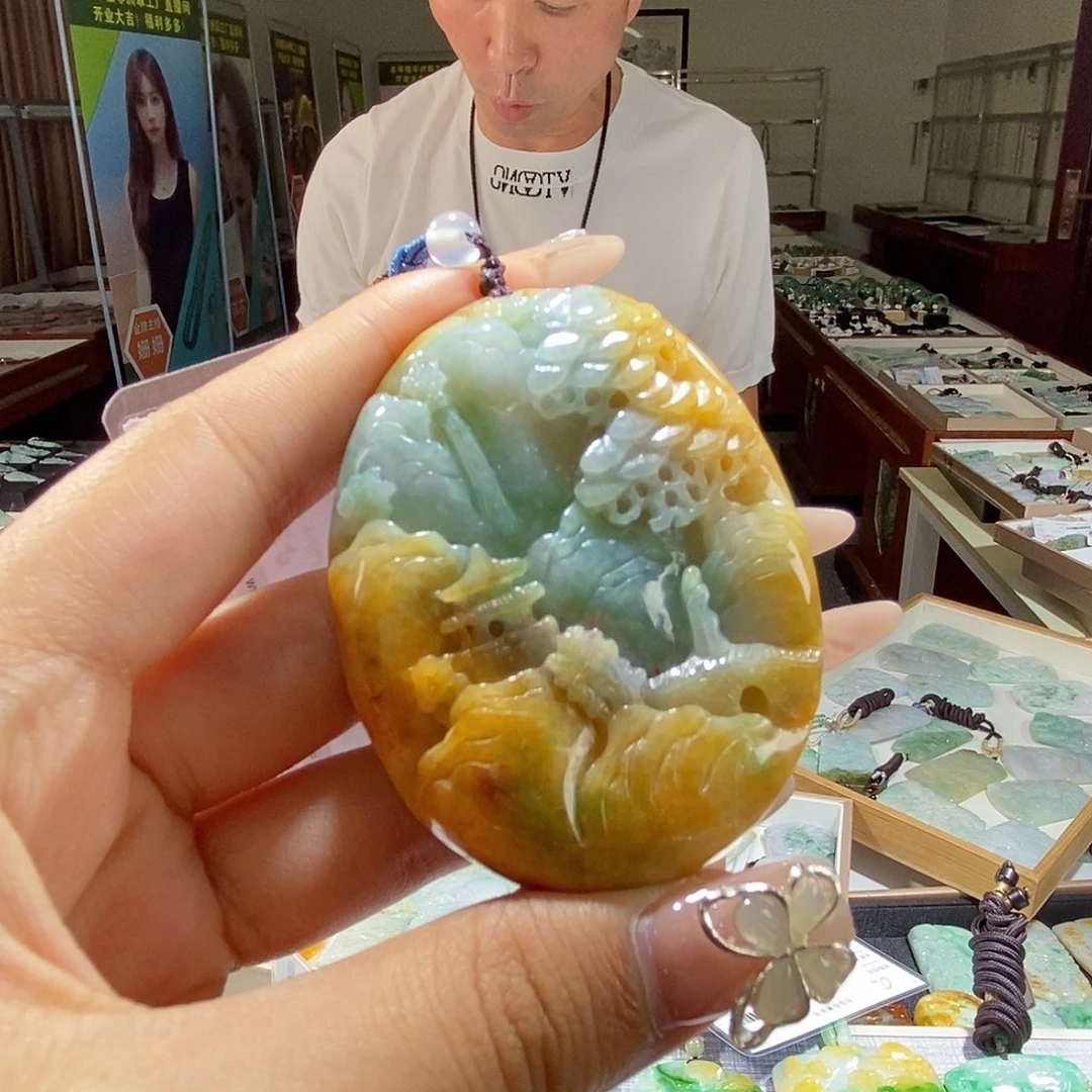 翡翠未镶嵌颈饰翡翠