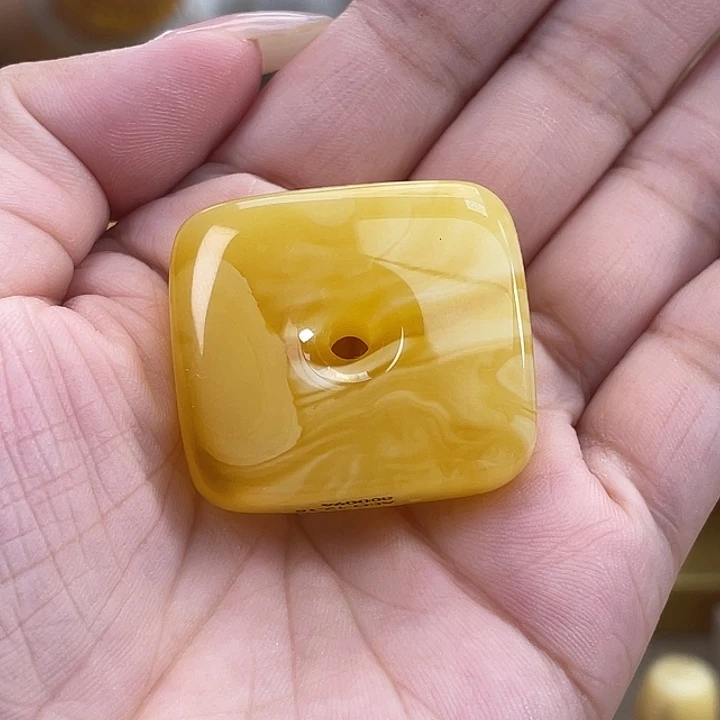 琥珀未镶嵌珠宝奇石琥珀h32