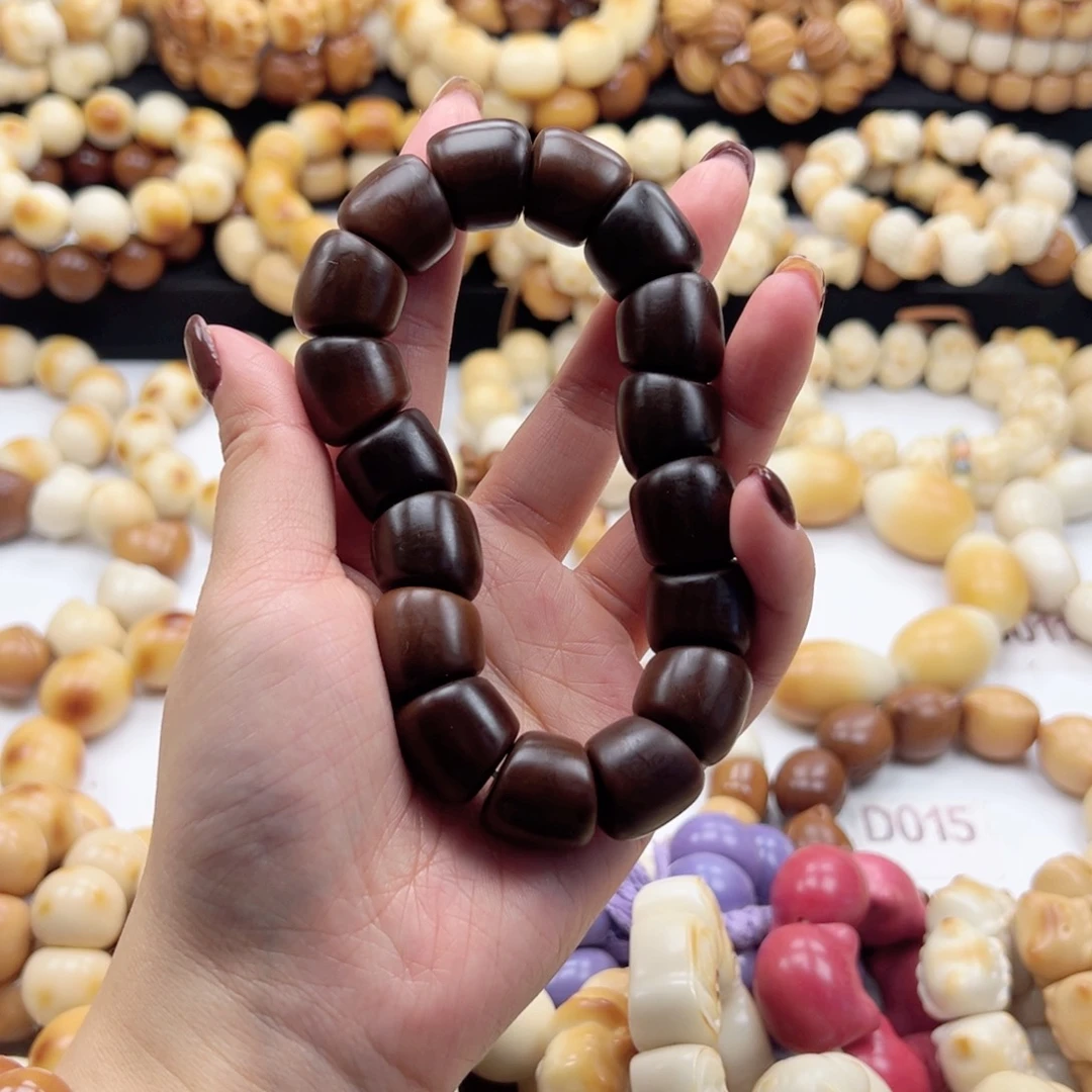 吊坠白玉菩提干磨菩提风华色斜切18卡