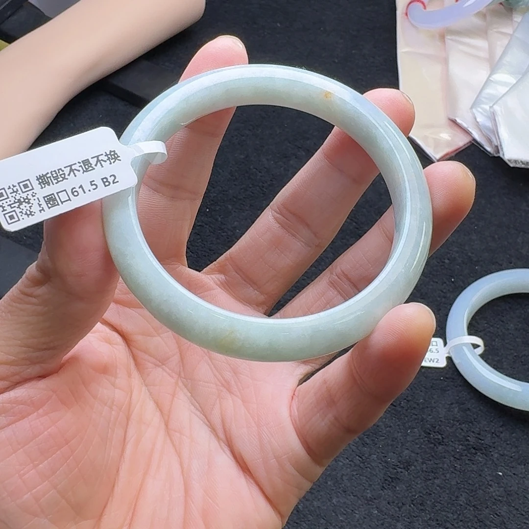 翡翠未镶嵌手镯正圈62，1