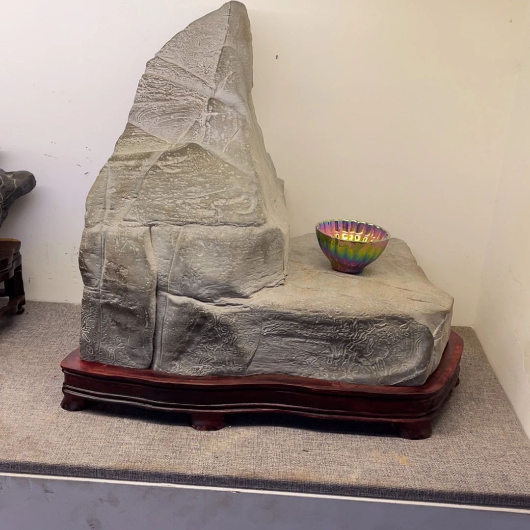 贪***童石材奇石博物馆馆长被一个人打的我还