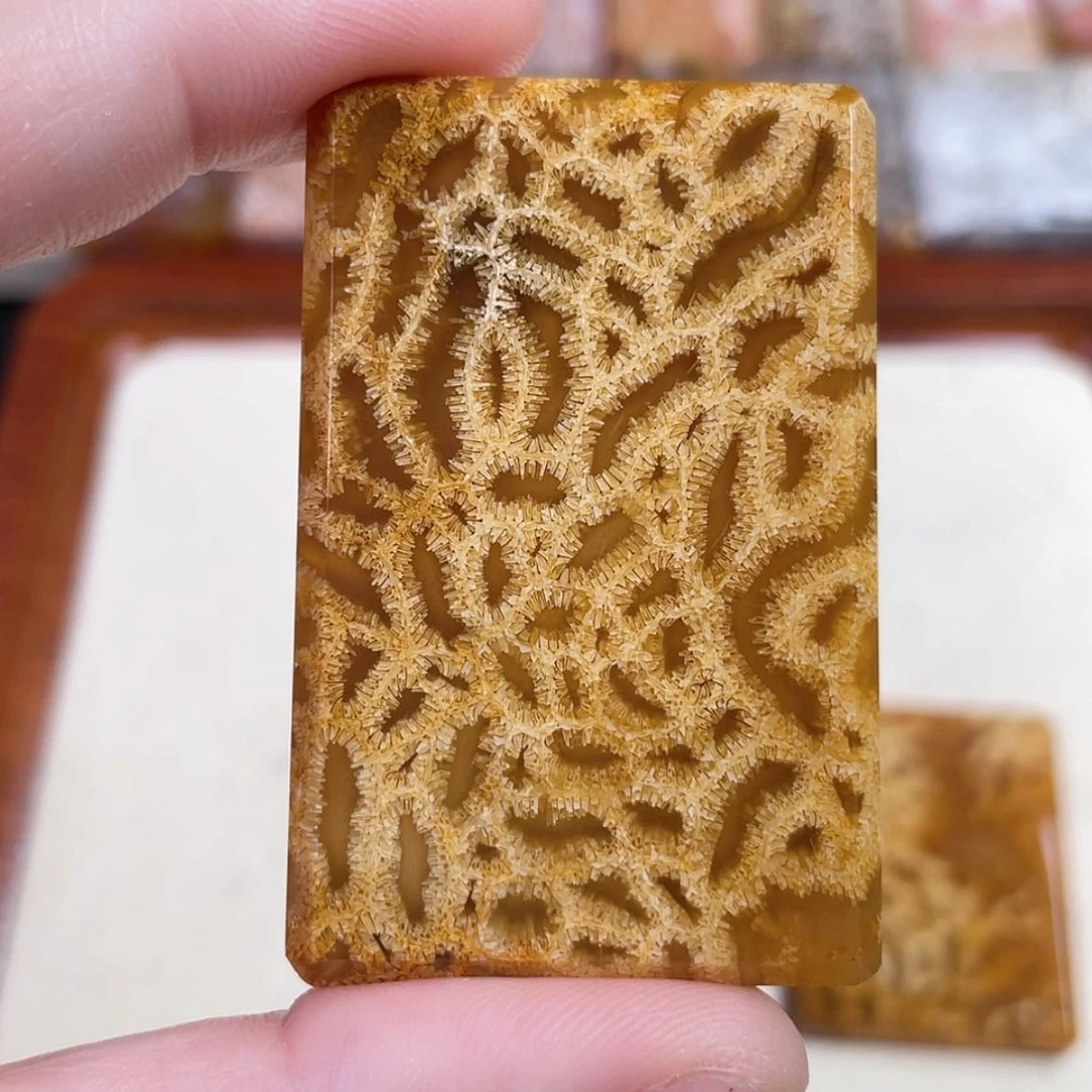 【闪购商品】硅化玉吊坠(赠链)未镶嵌t****w