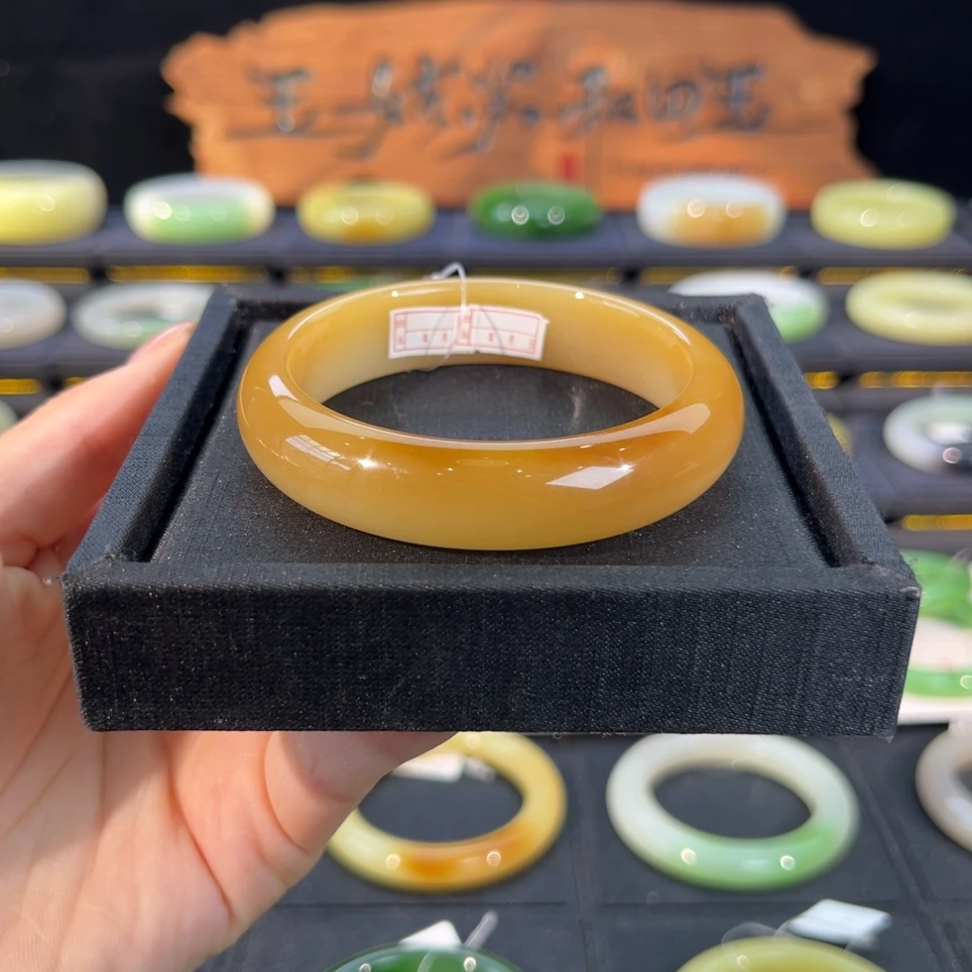 和田玉未镶嵌手镯红油蜜糖