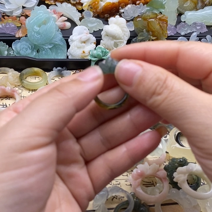 蛇纹石玉合金颈饰