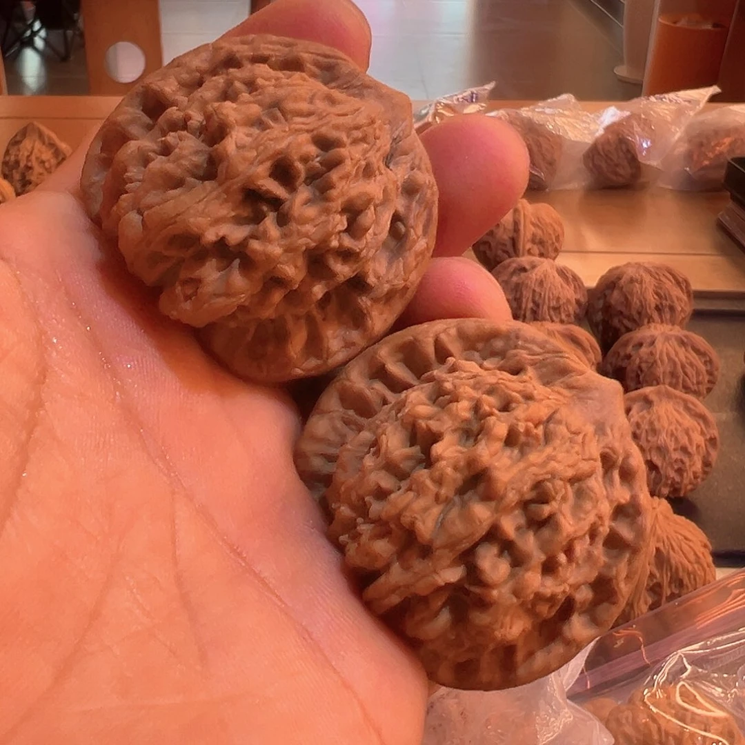 文玩核桃吊坠23狮虎