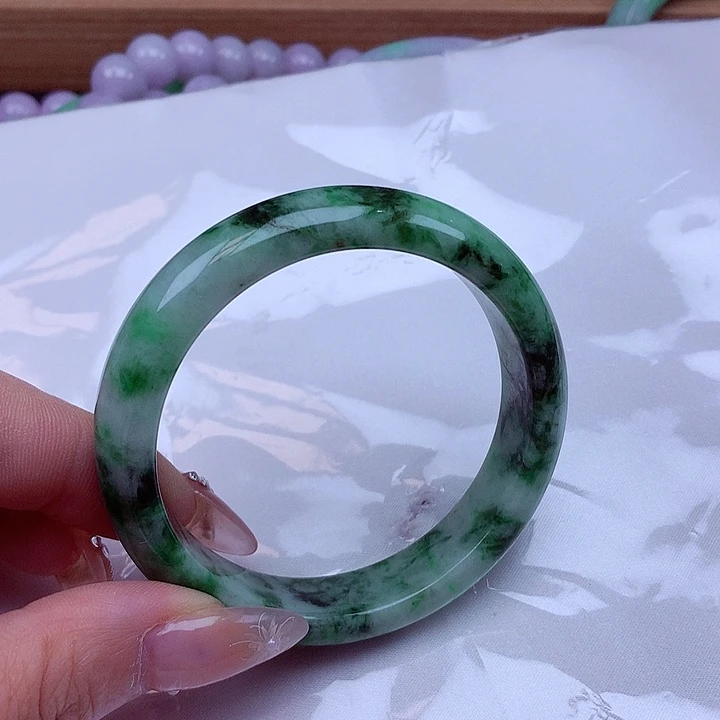 翡翠手镯未镶嵌翡翠手镯