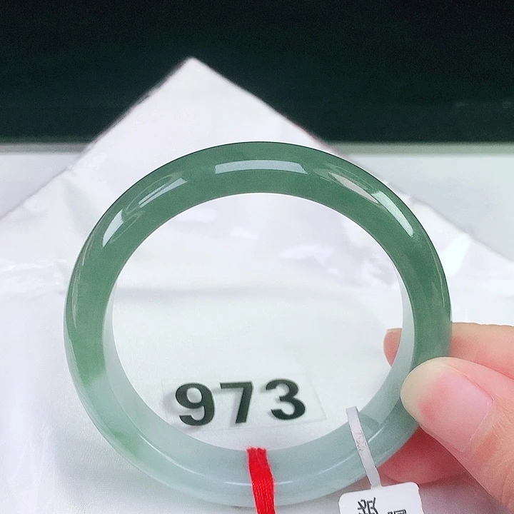 翡翠未镶嵌手镯翡翠手镯