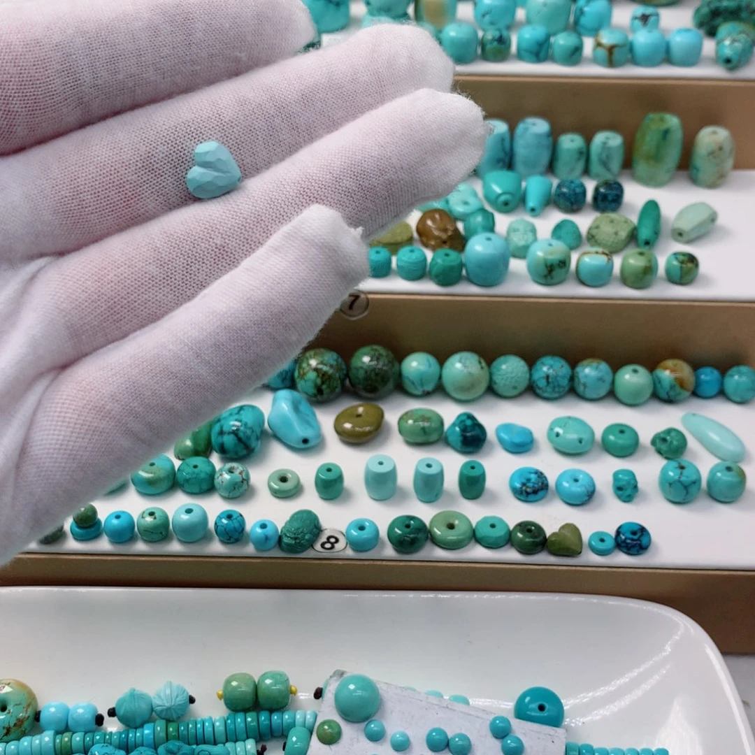 绿松石未镶嵌挂件