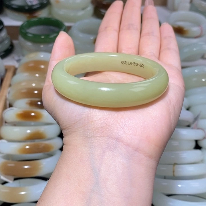 和田玉手镯未镶嵌若羌黄口