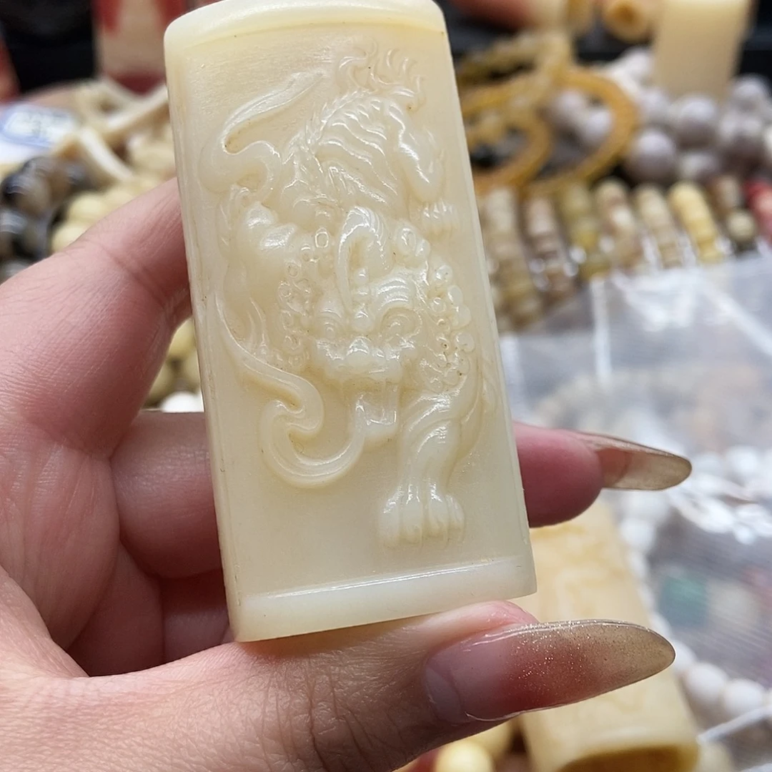 驼骨其他哇****你驼骨雕刻麒麟