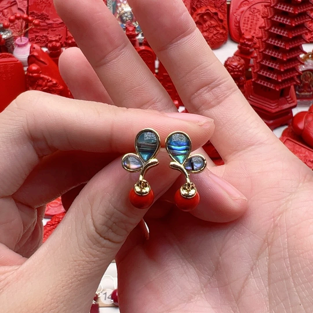 天然辰砂银镀金耳钉 蝴蝶款福利