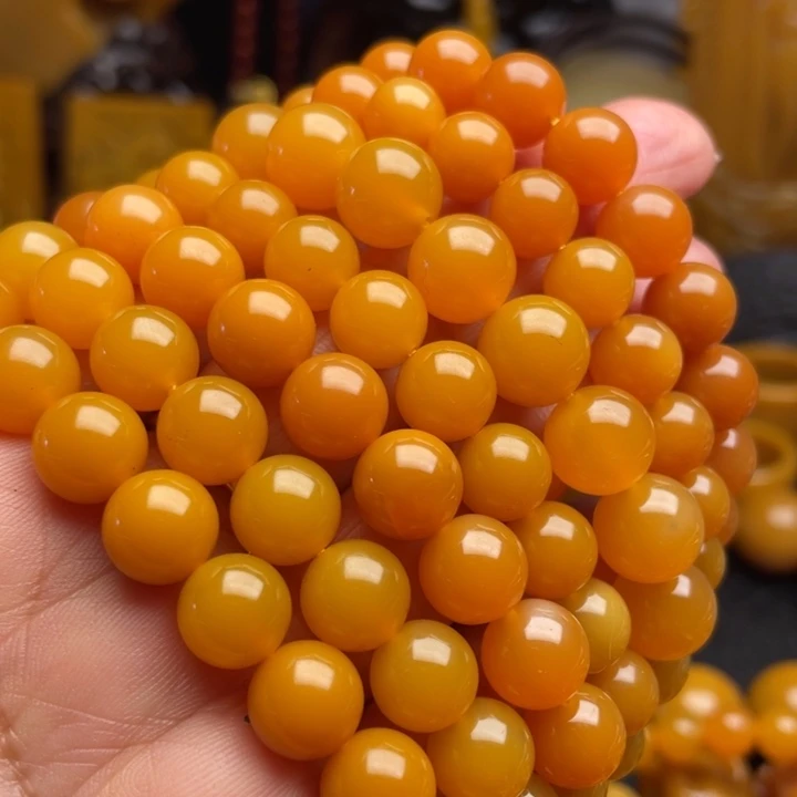 未镶嵌石英质玉（黄龙玉）颈饰