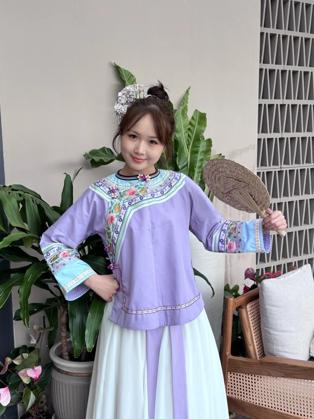 布依族春夏亮色系上衣