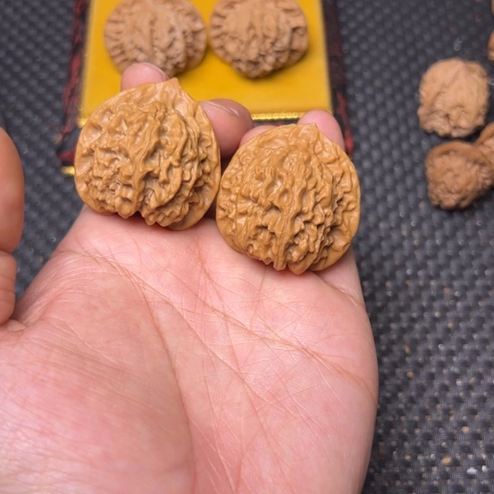 吊坠文玩核桃野生凹底