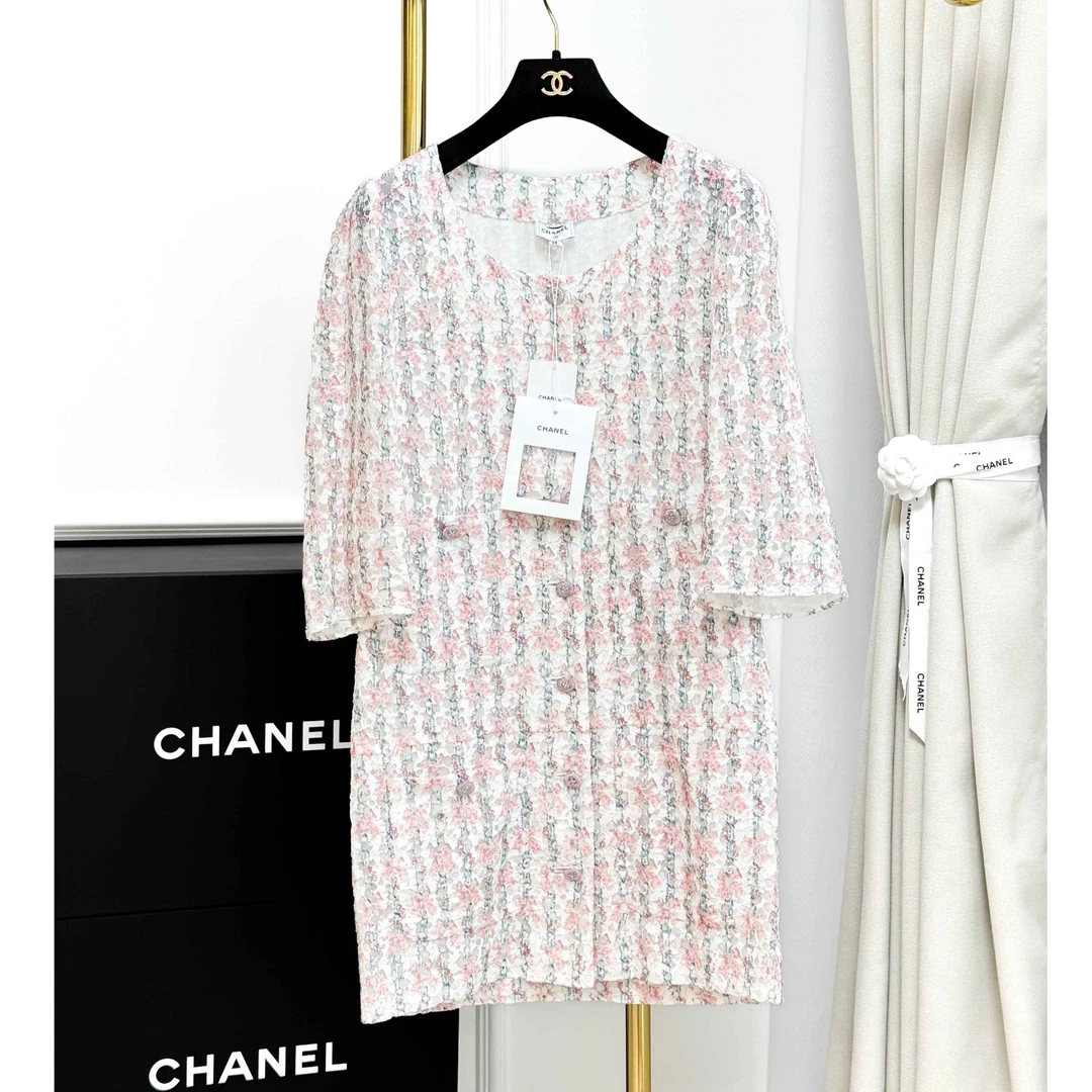 99新 Chanel/香奈儿 38码23C粉色碎花蕾丝连衣裙