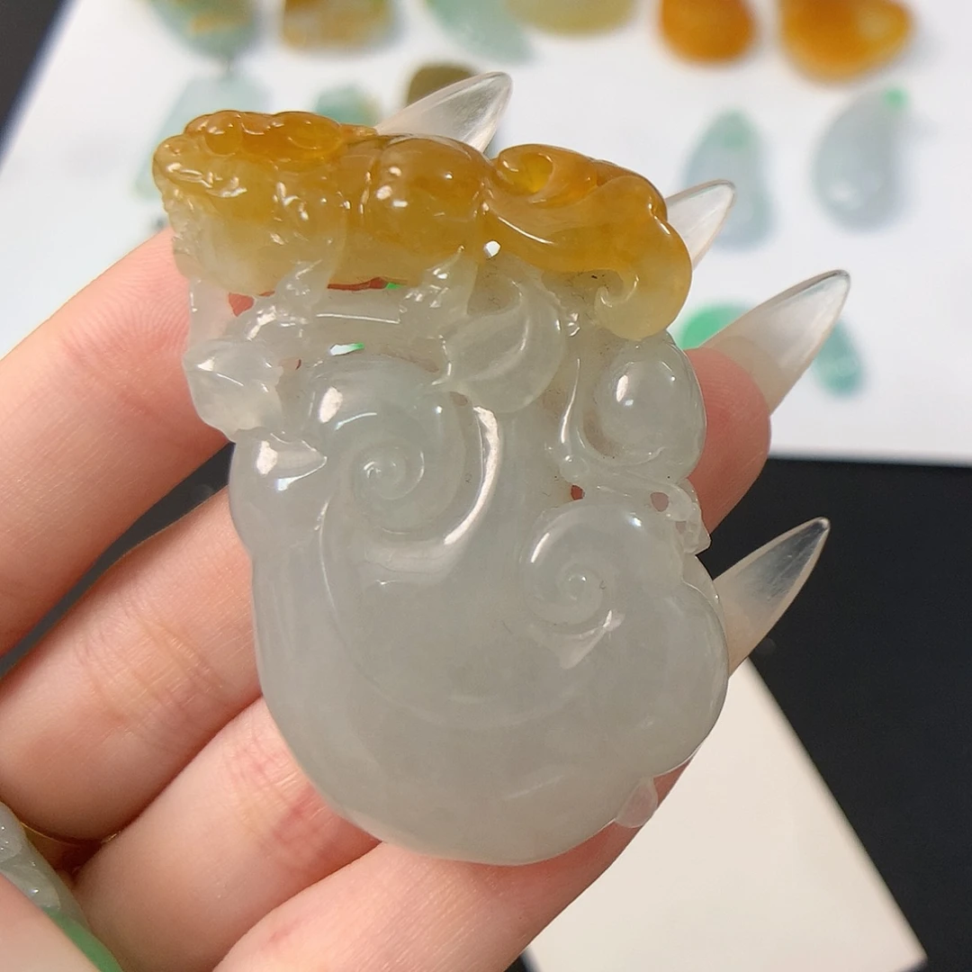 颈饰未镶嵌翡翠如意