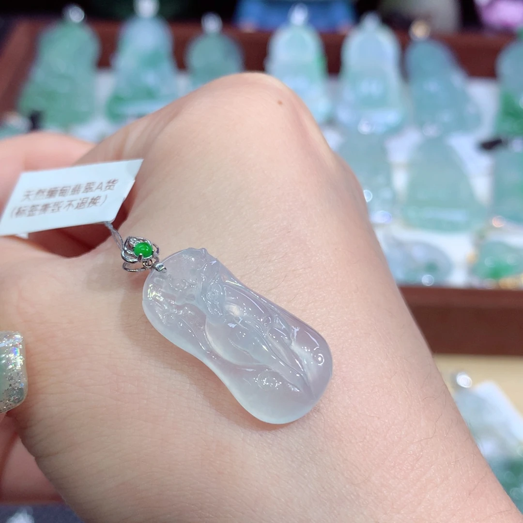翡翠18K金镶嵌吊坠(不含链)天然缅甸A货翡翠揭阳工鹿牌
