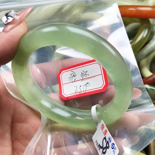 蛇纹石玉手镯未镶嵌痕*.