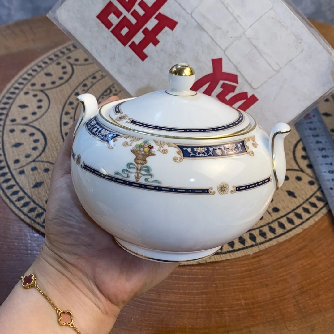 瓷器哈哈哈哈哈哈哈我