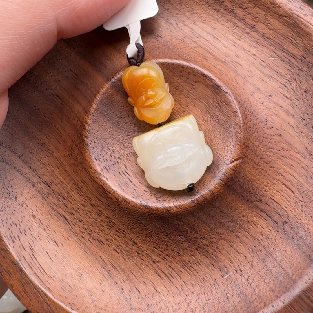 和田玉（子料）未镶嵌颈饰籽料财神