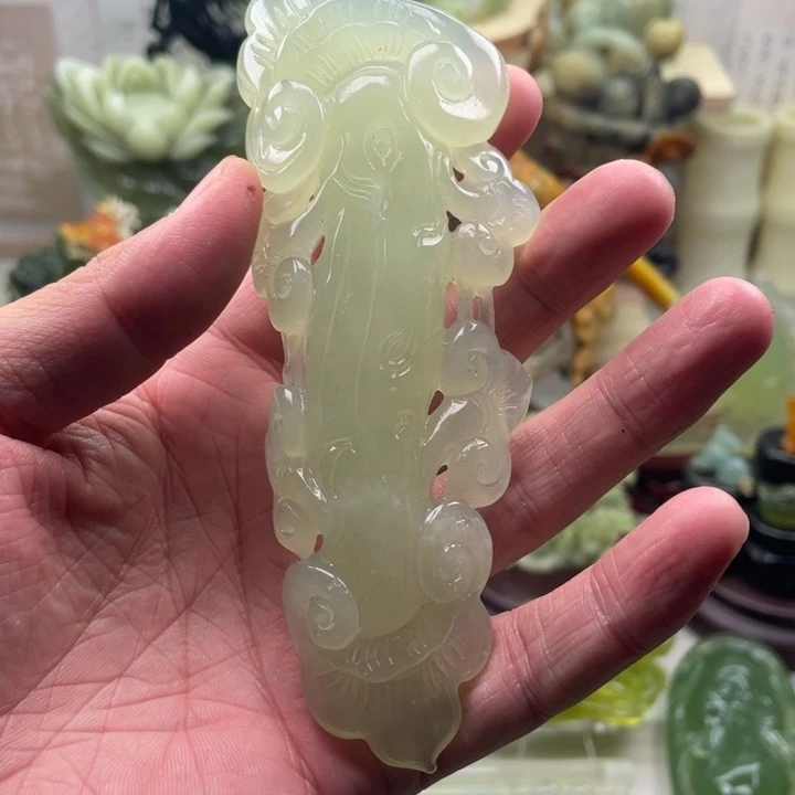 蛇纹石玉未镶嵌四大名玉手把