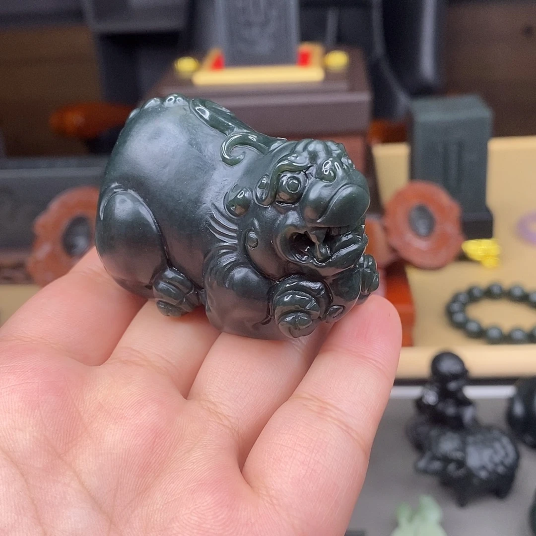 和田玉未镶嵌把件