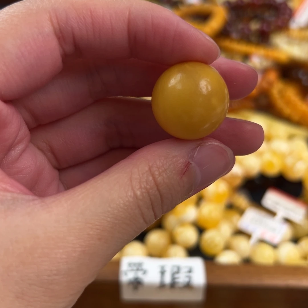 未镶嵌琥珀珠宝奇石