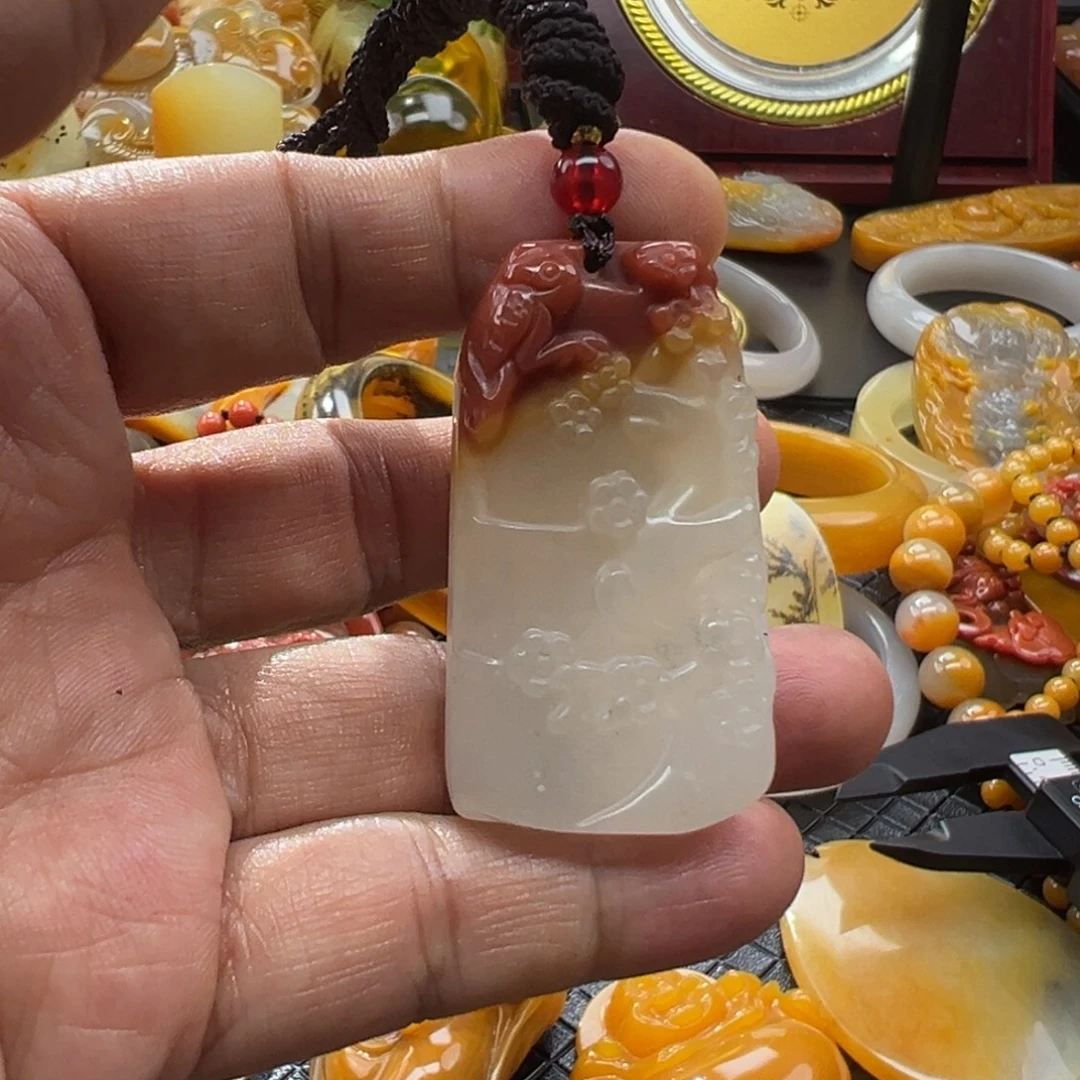 石英质玉未镶嵌颈饰