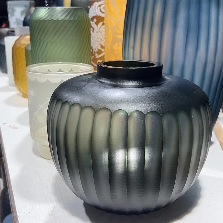 手工艺品琉璃灰绿色磨刻花瓶花器高25口8