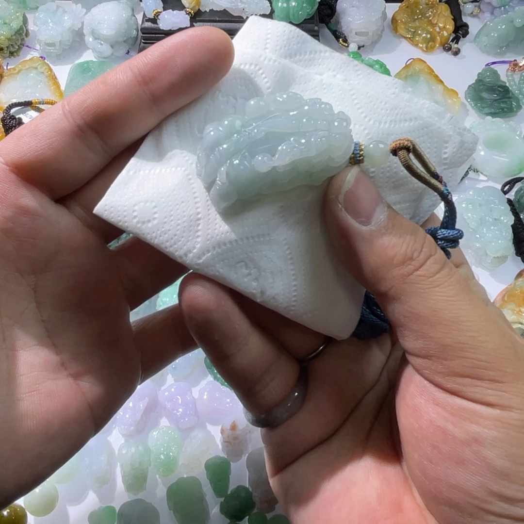 翡翠颈饰未镶嵌天然