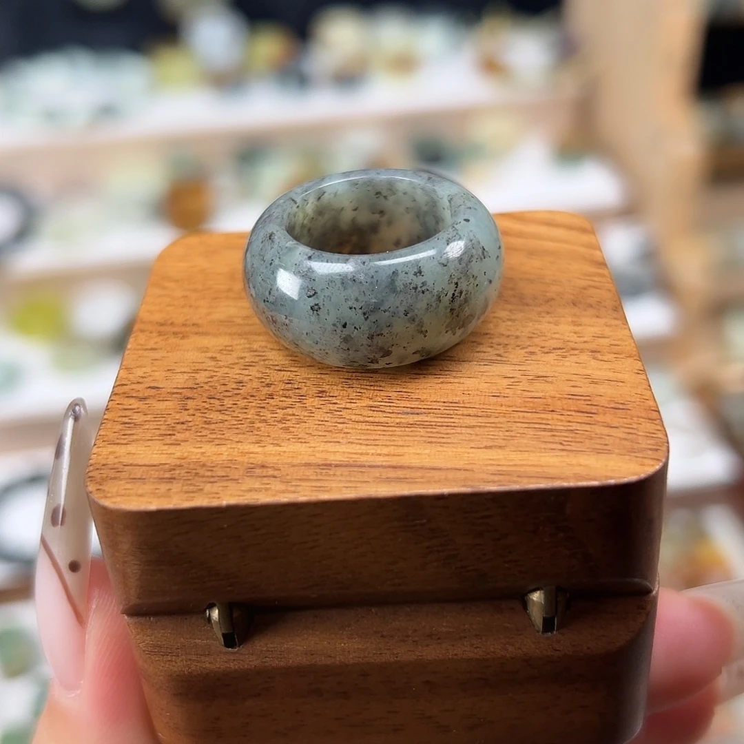 蛇纹石玉未镶嵌颈饰内径18.2港16