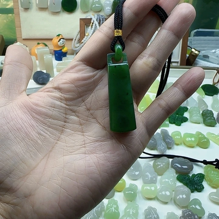 响***当和田玉未镶嵌吊坠(不含链)有包容