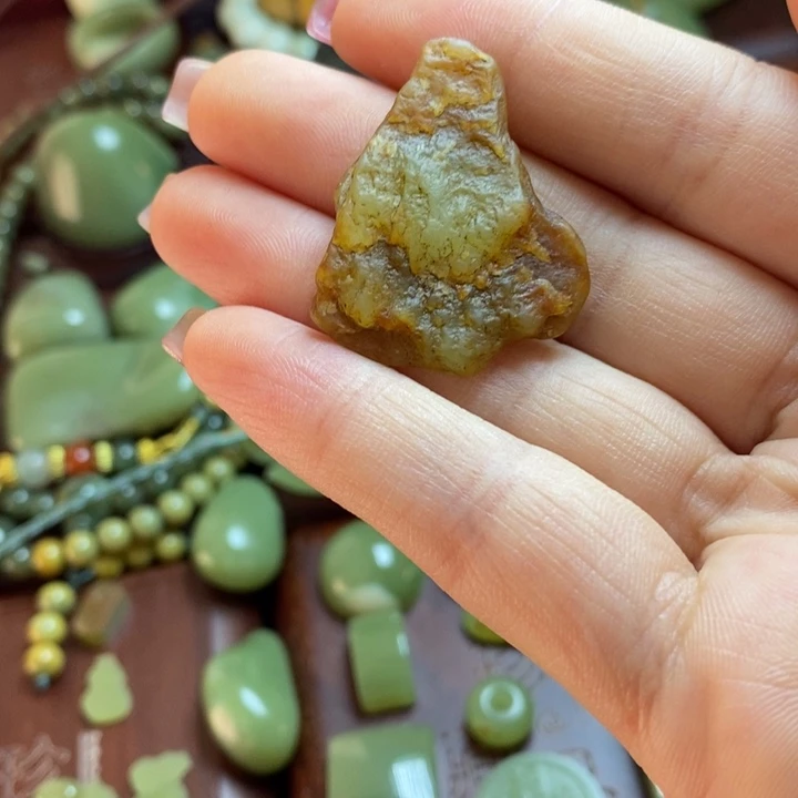 岫岩河磨玉（透闪石质玉）挂件未镶嵌