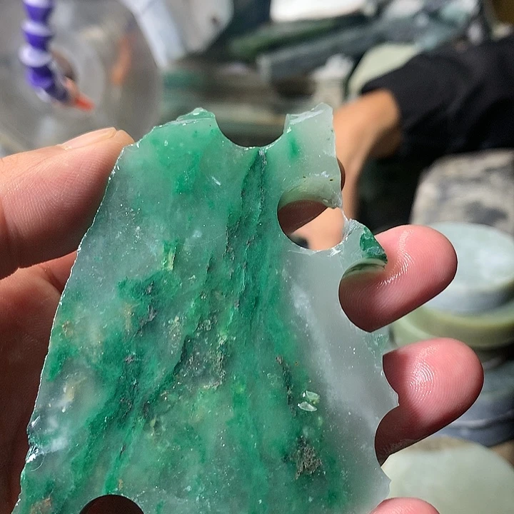 颈饰未镶嵌和田玉（糖玉）