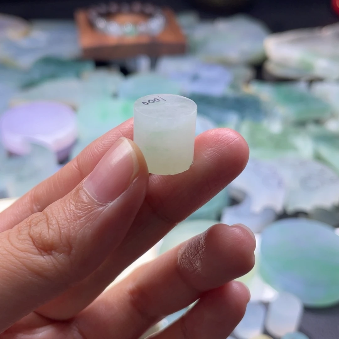 定制翡翠未镶嵌桶珠