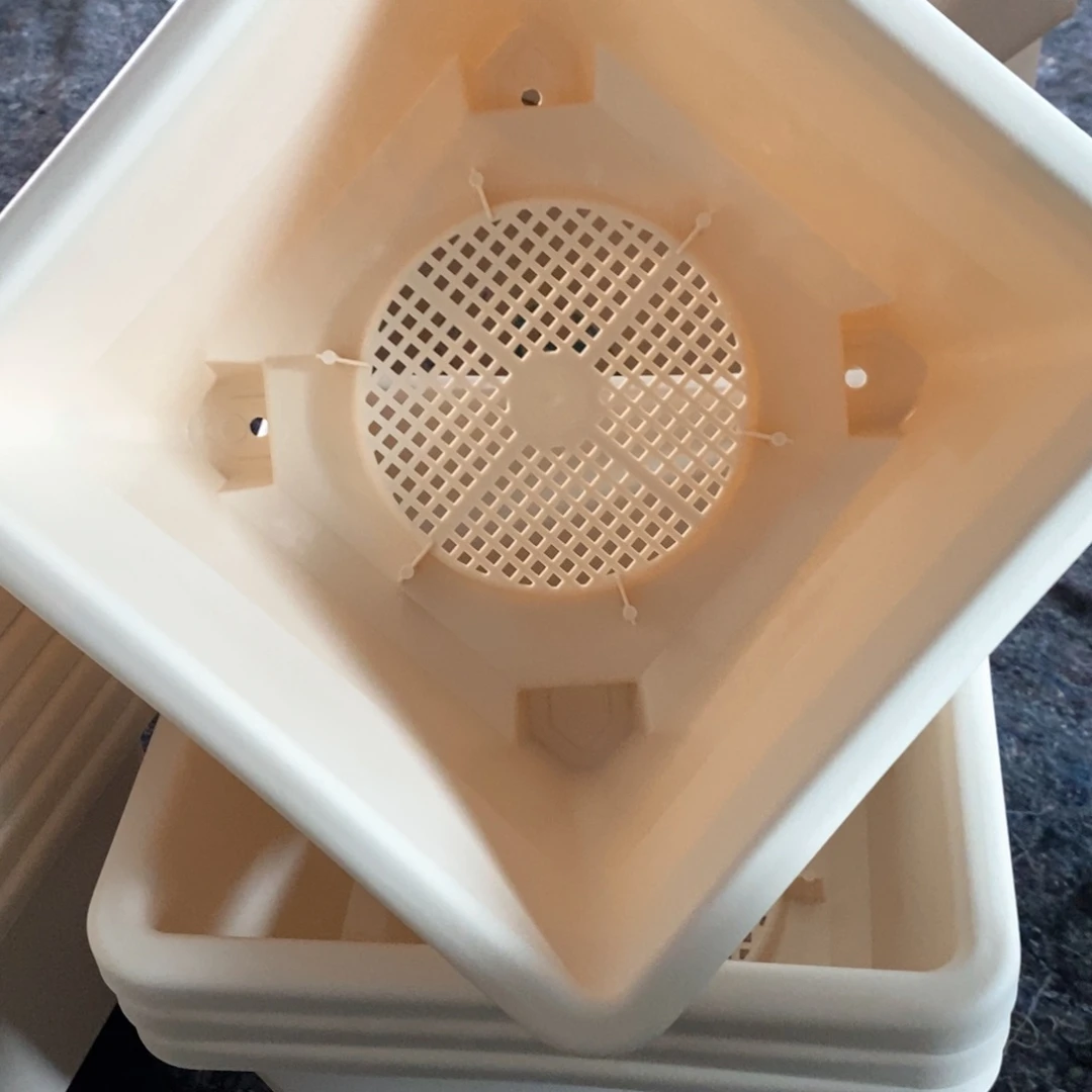 树脂4个米色球根方无托