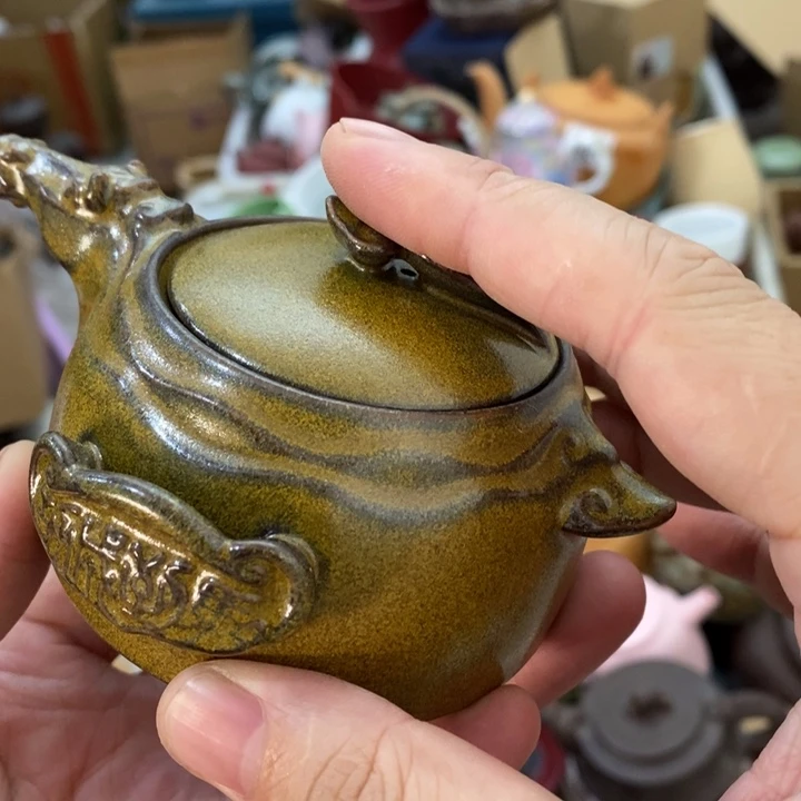 陶瓷艺术品及陶瓷壶