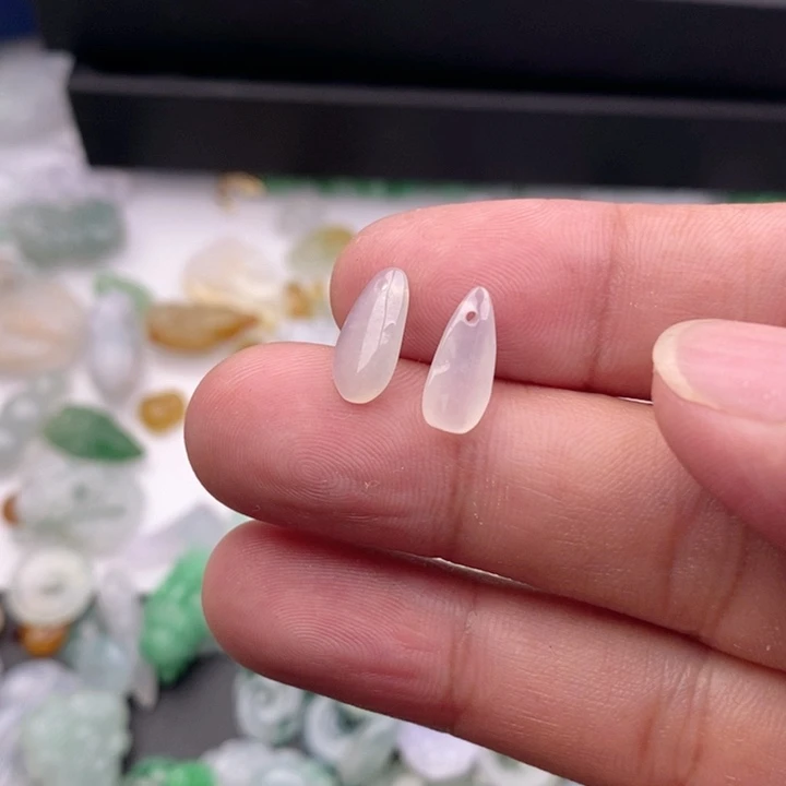 犯***人翡翠未镶嵌吊坠(不含链)