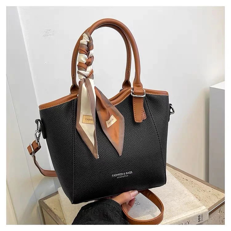 【晶晶同款】大容量百搭高级感单肩包