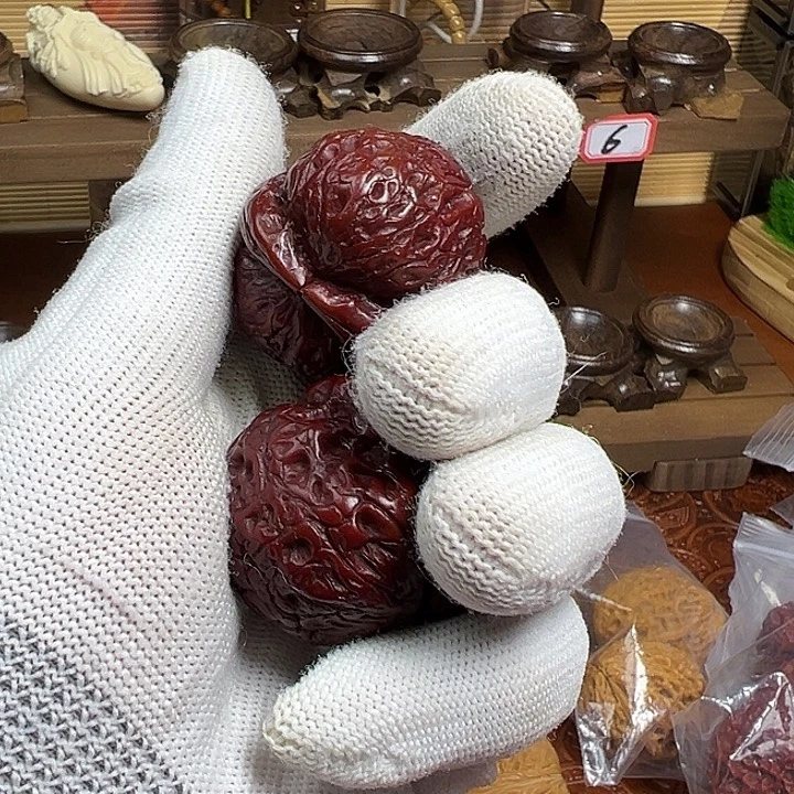 隆***6文玩核桃吊坠红霸王