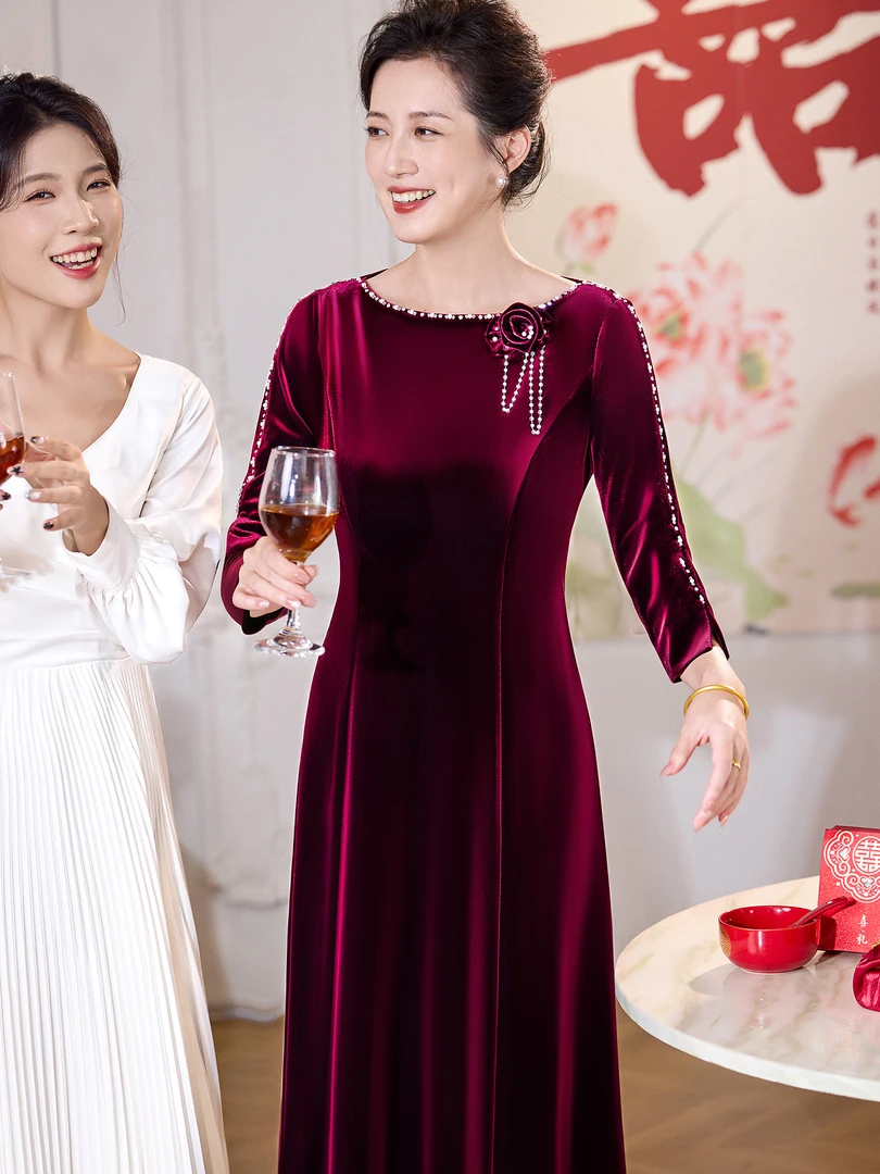 金丝绒礼服喜妈妈婚宴装加绒高端喜婆婆旗袍裙婚礼敬酒服晚装裙