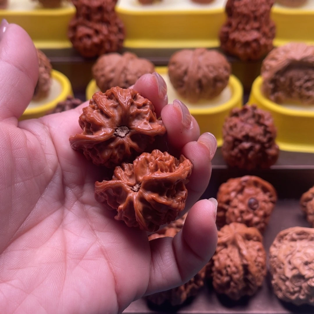 文玩核桃吊坠卡*米聚宝盆的设计与制作方法