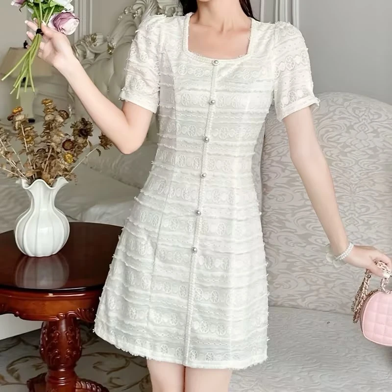 2025夏季新款蕾丝方领小香风显瘦气质小个子法式高级感连衣裙