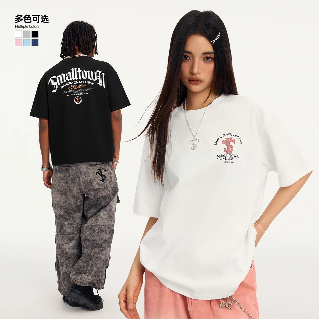 STK Small Town Kid 弧形哥特排版短袖T恤小皮标绣花圆领宽松TEE