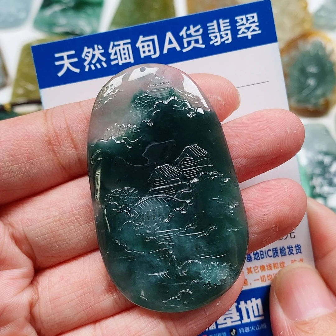 传***奇翡翠未镶嵌颈饰山水