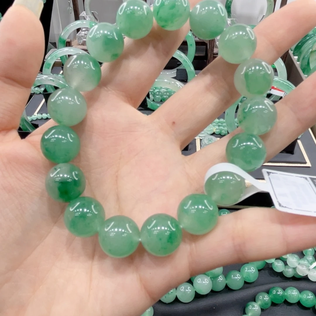 石英质玉（非洲翠）手串未镶嵌来****狐