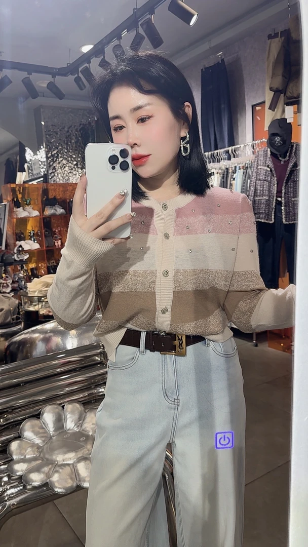 王琳家显瘦粉色针织长袖